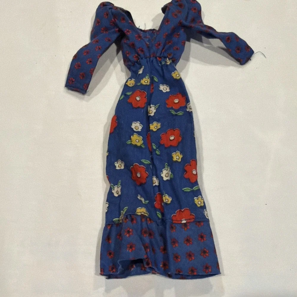 Vintage 1973 Barbie #3343 Best Buy Blue‎ With Red Flowers Peasant Dress Floral
